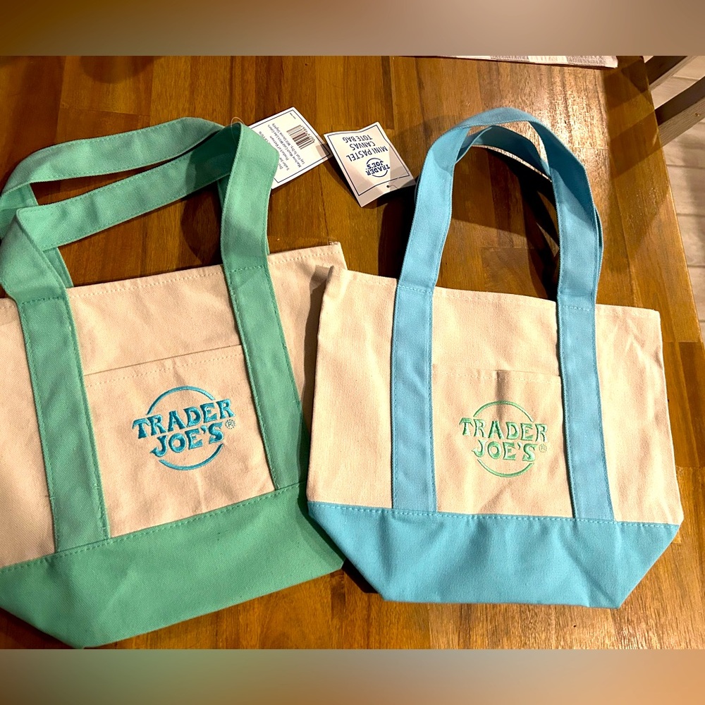 Sold Out ! New Trader Joe’s Canvas Tote Bag Set - Green and Blue ! Free Gift 🎁
